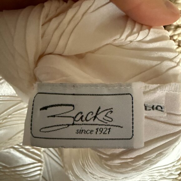 Vintage White Tank Top - Picture 5 of 5